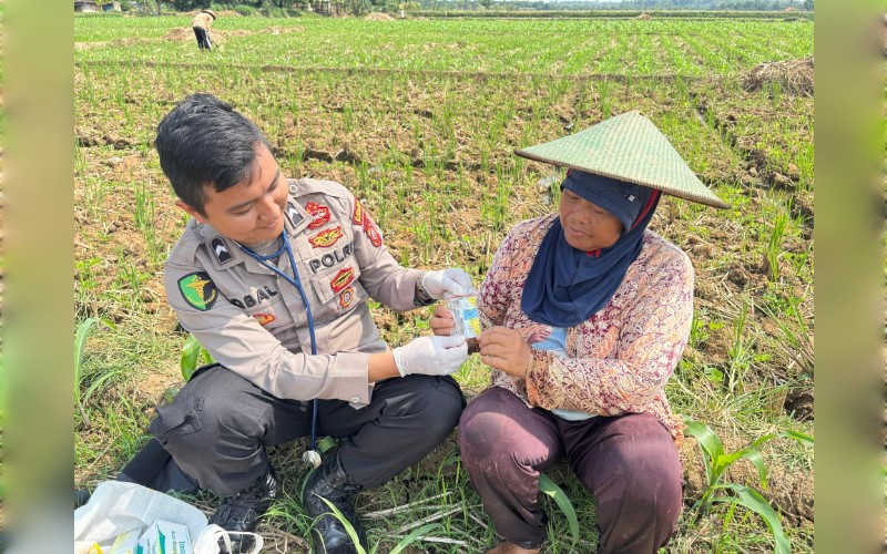 Senyum Sehat Petani Cibatu: Bhakti Kesehatan Polres Majalengka di Hari Bhayangkara ke-79