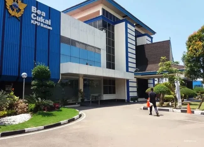 Bea Cukai Batam Tegaskan 13 Kontainer Beras Ilegal Telah Direekspor ke Luar Daerah Pabean – Kutipan