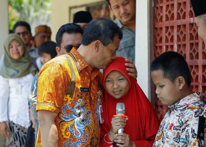 Lewat Puisi, Najwa Mampu Teteskan Air Mata Gubernur Ahmad Luthfi