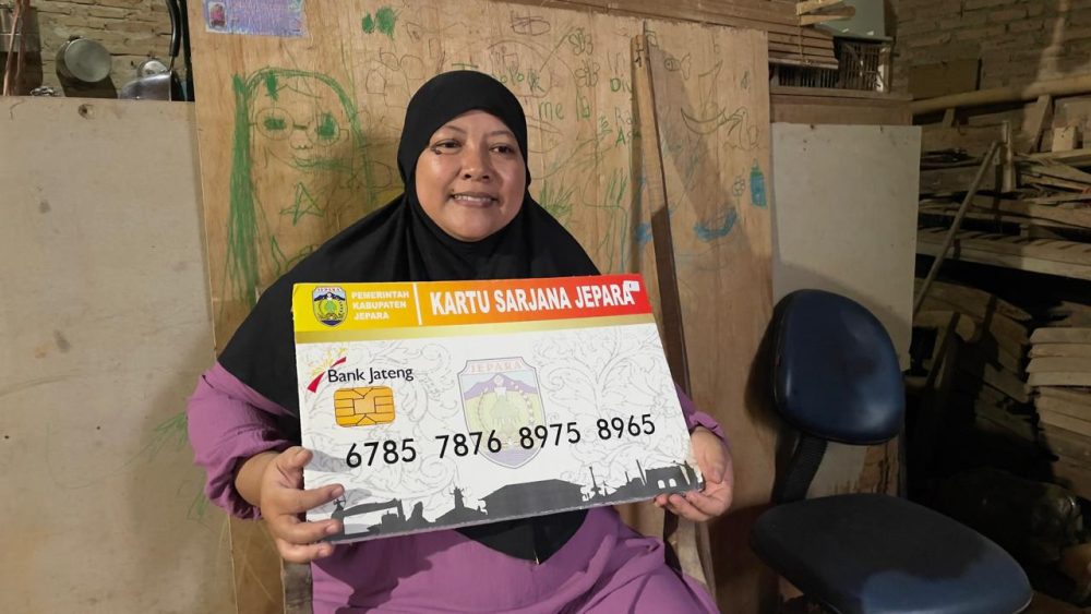 Kisah Indi, Anak Berprestasi dari Keluarga Tak Mampu Kuliah di UNS Berkat Kartu Sarjana