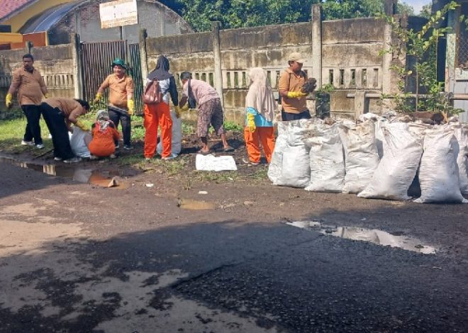 DLH Subang Bersama KLH RI Gerakkan Jumsih Serentak, 3,5 Ton Sampah Diangkut dari Dua Titik Kota Subang