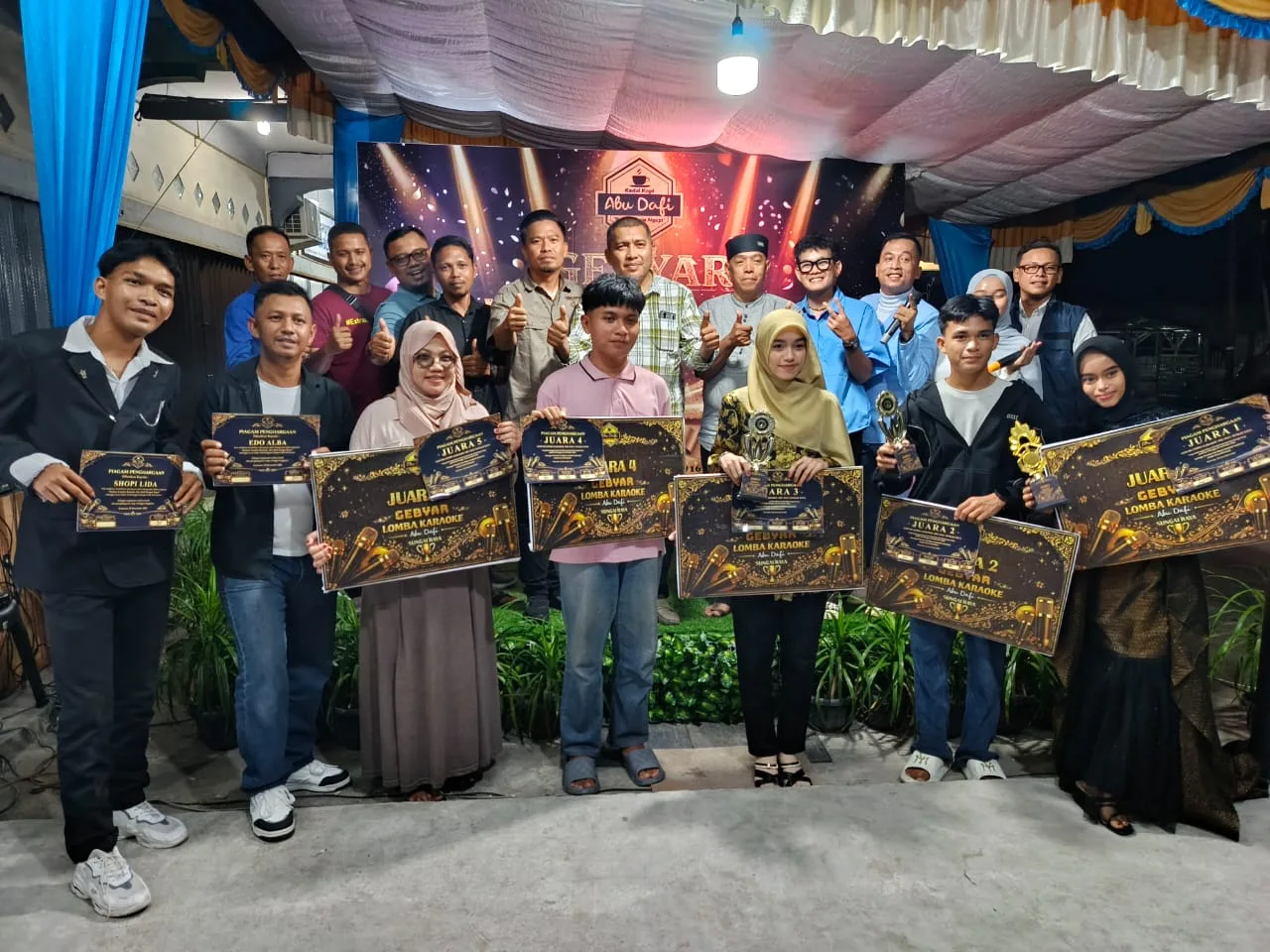 Kedai Kopi Abu Dafi #16 Sukses Gelar Lomba Karaoke di Karimun – Kutipan
